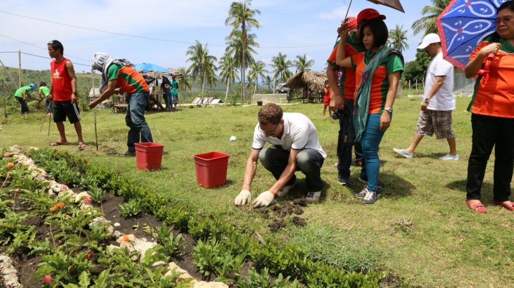 Projet d’agroforesterie sur l’île de Negros aux Philippines, où la culture de la canne à sucre occupe 85% des terres. © Altertrade